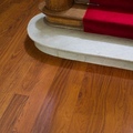 Ламинат Quick Step Американская вишня - фотография в интерьере
