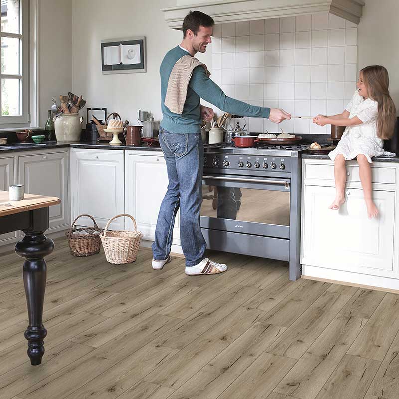 Водостойкие напольные покрытия: гид по материалам