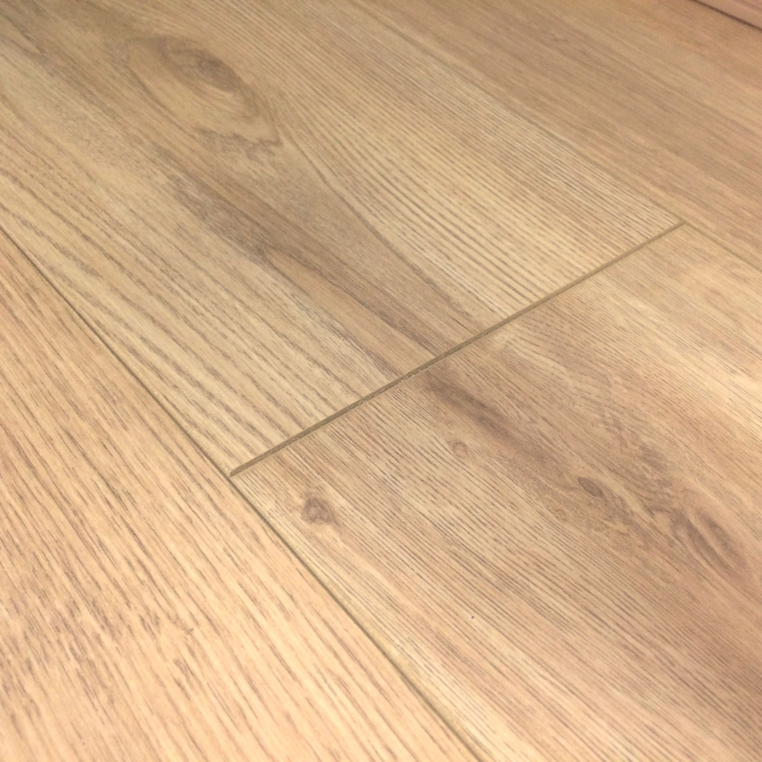 Ламинат Egger Basic Дуб Харридж натуральный EBL053