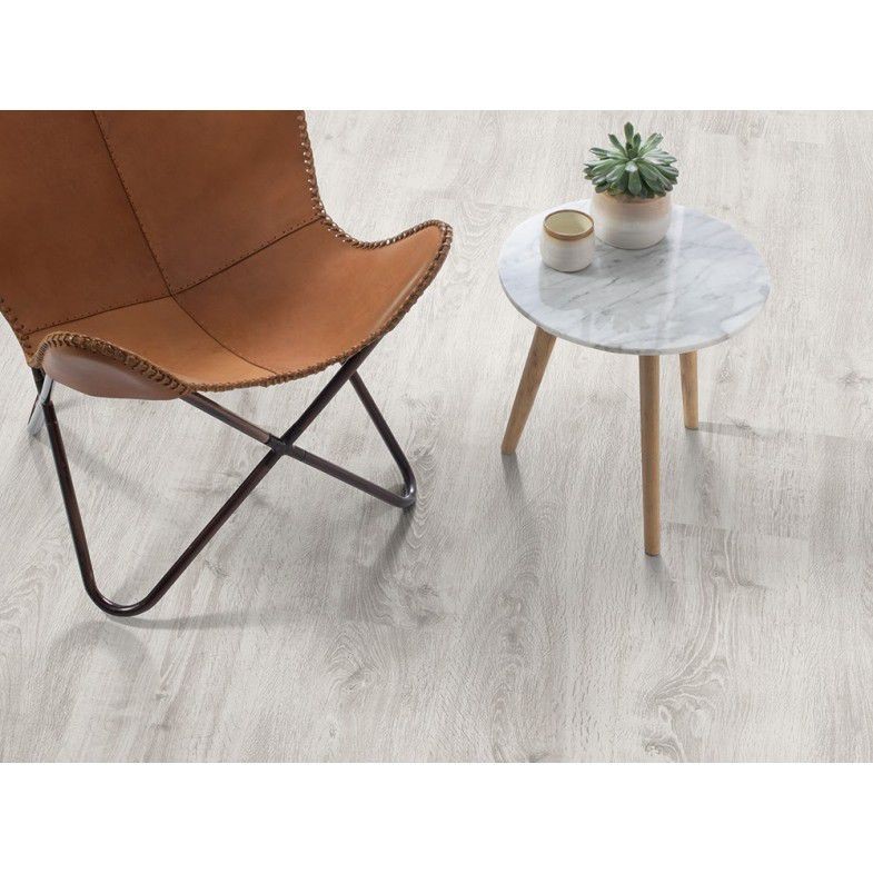 Ламинат Egger Дуб Уолтем белый в интерьере